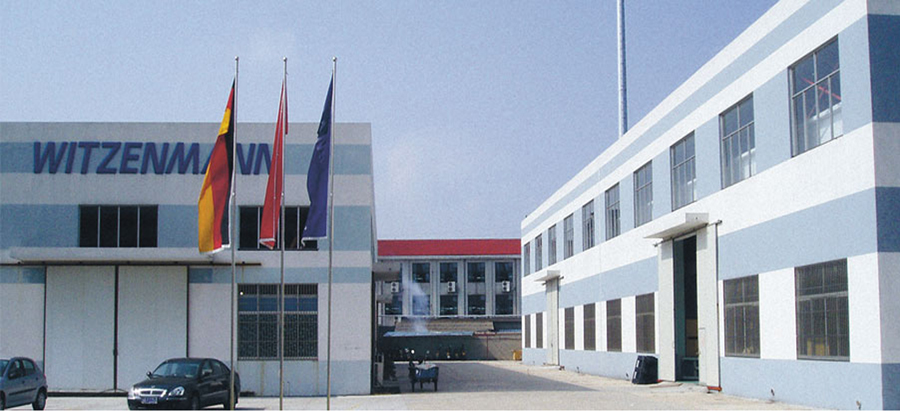 工廠、商務(wù)大樓、工業(yè)園區(qū)、私人企業(yè)、電影院、銀行、政府機關(guān)、學(xué)校、酒店娛樂場所等清潔外包服務(wù)