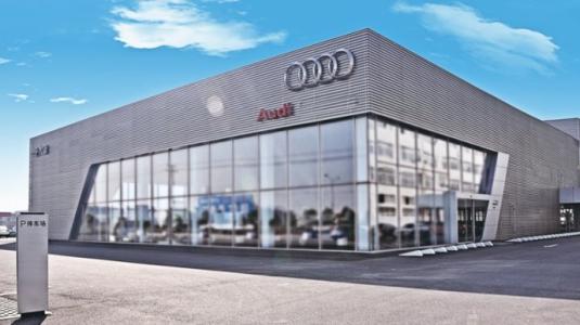 工廠、商務大樓、工業(yè)園區(qū)、私人企業(yè)、電影院、銀行、政府機關(guān)、學校、酒店娛樂場所等清潔外包服務