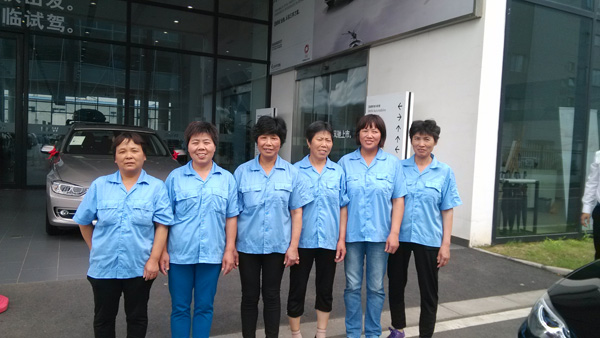 工廠、商務(wù)大樓、工業(yè)園區(qū)、私人企業(yè)、電影院、銀行、政府機(jī)關(guān)、學(xué)校、酒店娛樂(lè)場(chǎng)所等清潔外包服務(wù)