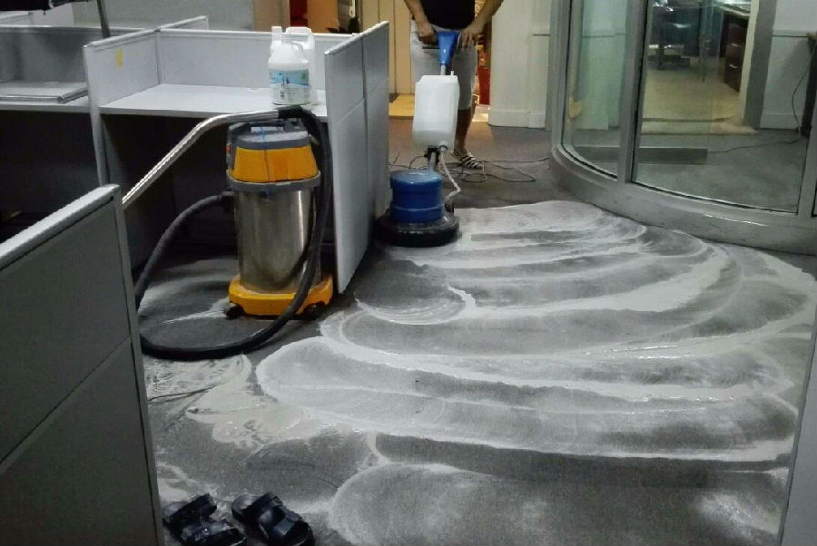 工廠、商務(wù)大樓、工業(yè)園區(qū)、私人企業(yè)、電影院、銀行、政府機關(guān)、學(xué)校、酒店娛樂場所等地毯沙發(fā)清洗